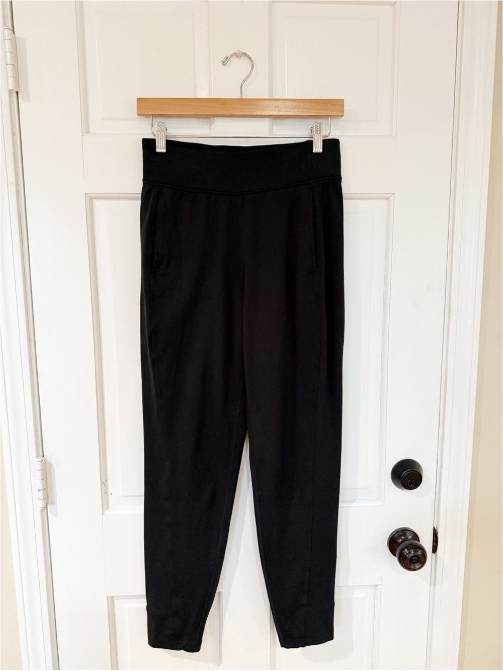Lululemon Black Dance Studio Jogger Pants Women’s Size 6 (Small) Cuffed Bottoms
